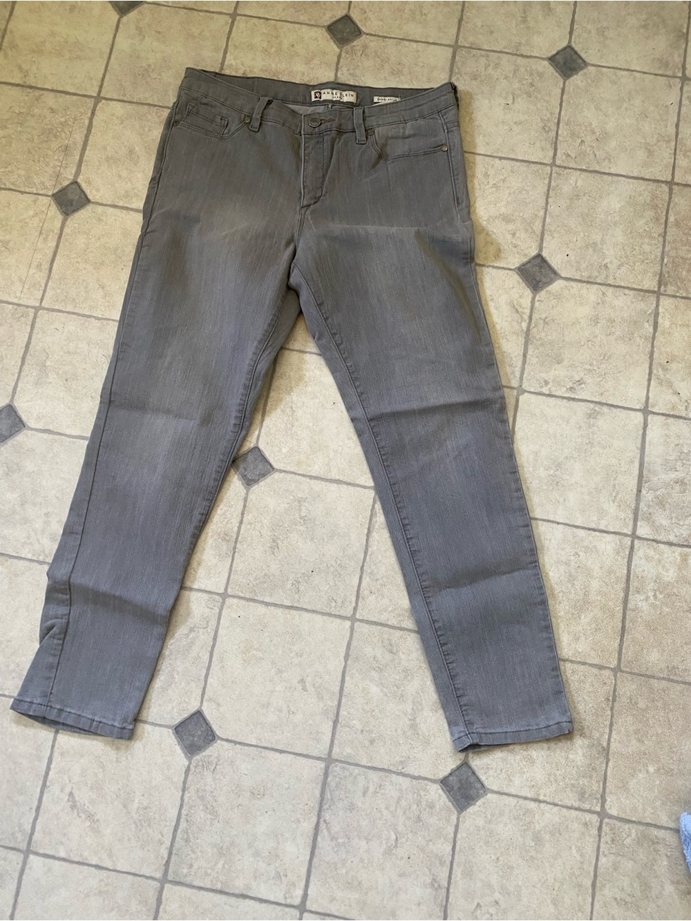 Anne Klein Light Gray Denim Jeans
Skinny Ankle